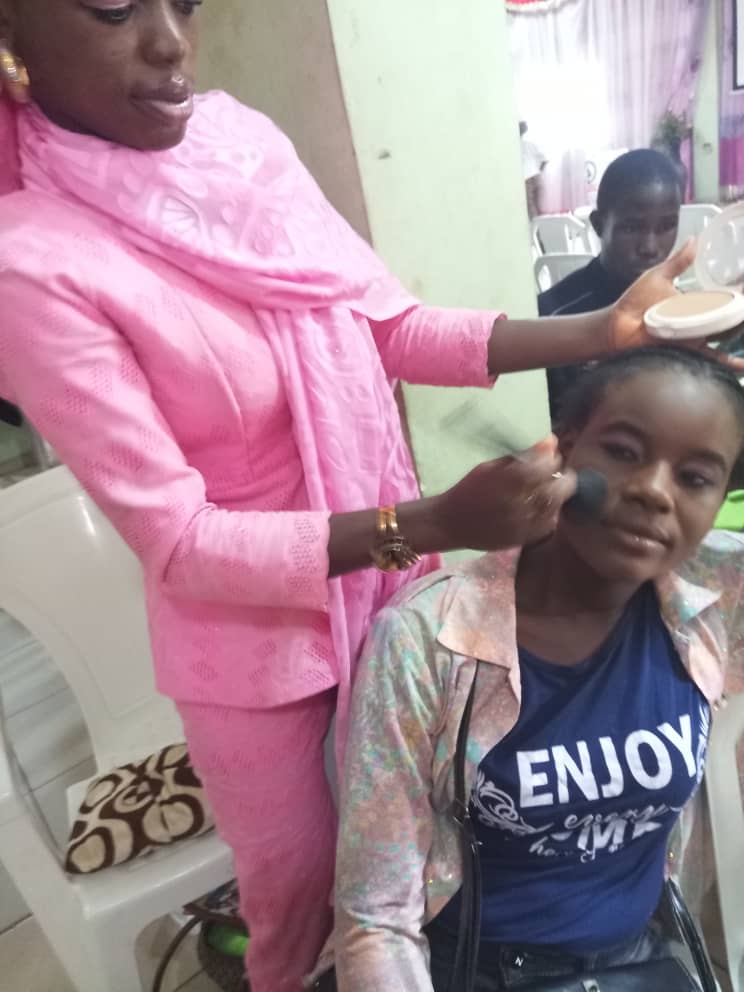 Training on how to do makeup